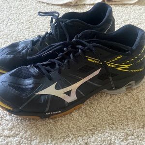 MIZUNO wave lightning volleyball shoes